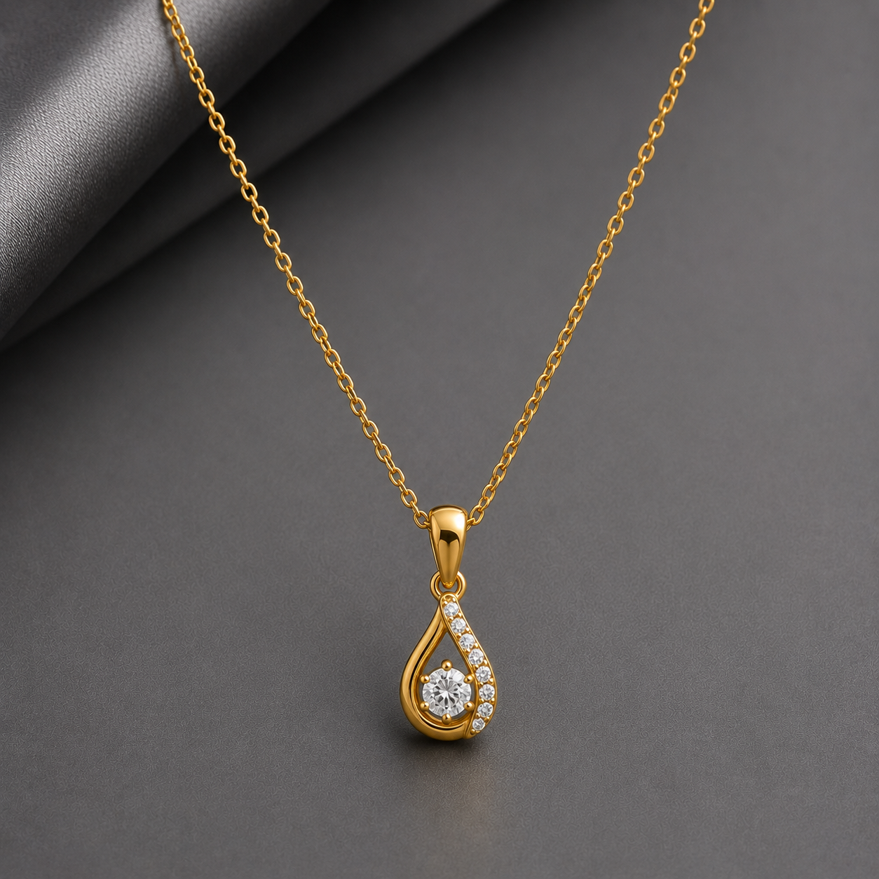 pl daimond gold chain pendant